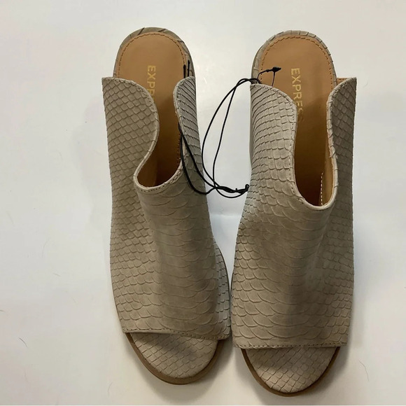 Express Womens Shoes Size 10 Open Toe Sandals Tan - Picture 2 of 11